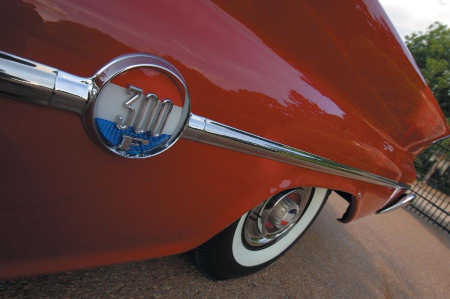 Детали экстерьера Chrysler 300F Convertible (845) 1960 года  (фото 14 из 51)